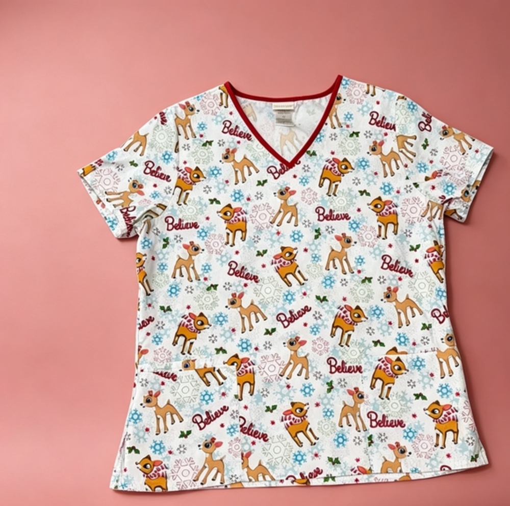 Rudolph The Red Nosed Reindeer "Believe" Christmas Xmas Scrub Top Women's Size M
